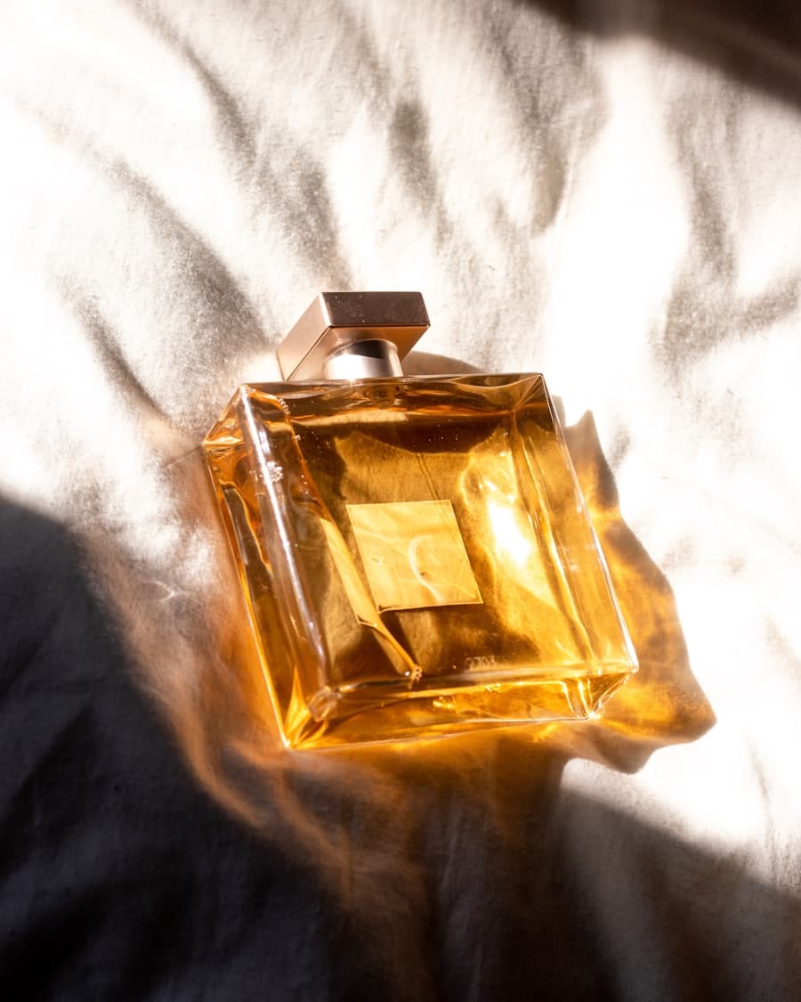 Lady Million — Floral Woody Amber